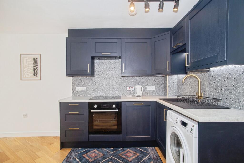 Apartment in Salford, Blackfriars, Lower Broughton - View 5