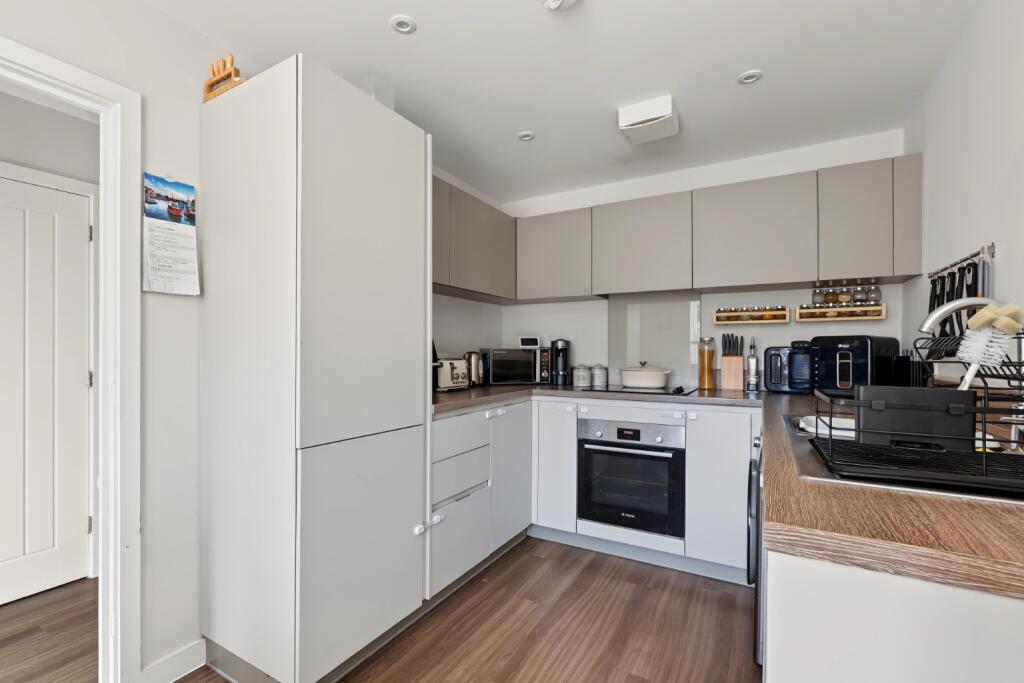 Dewberry Close, Faversham, Kent, ME13 photo 4