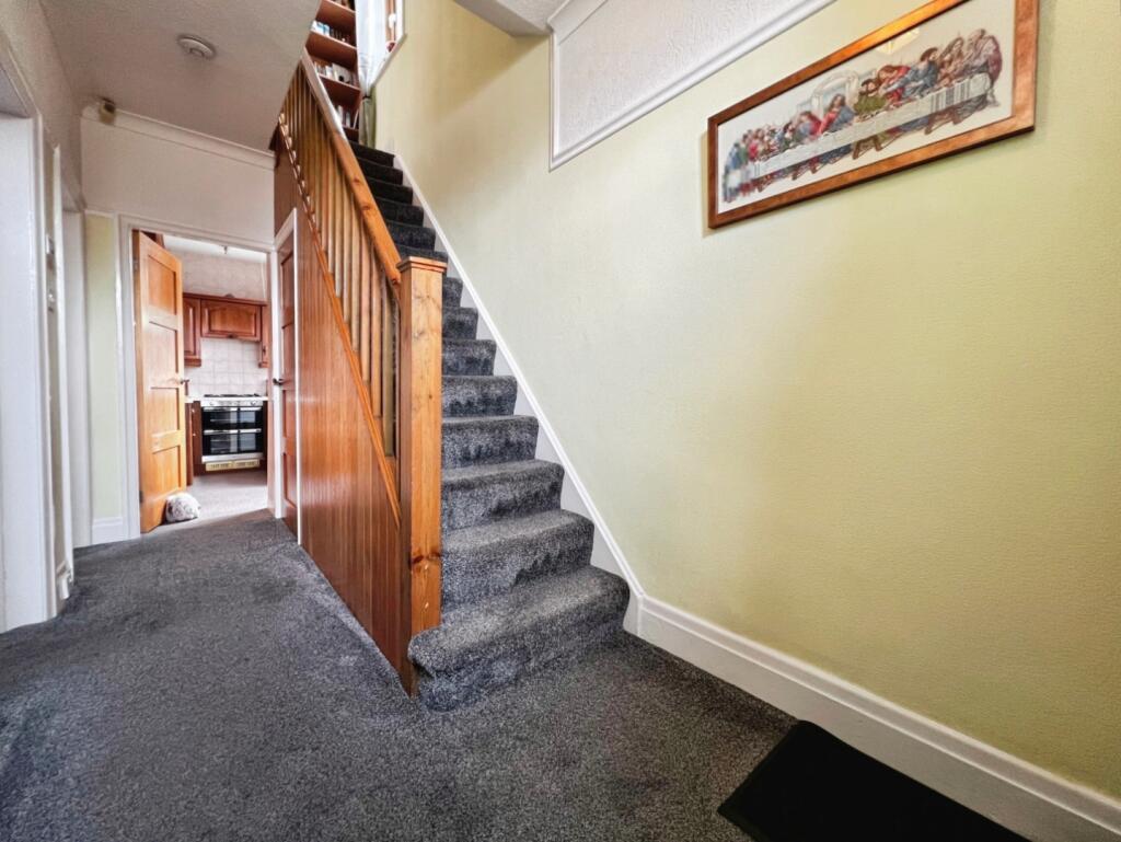 House in Bradford, Haigh Fold, Undercliffe - View 2