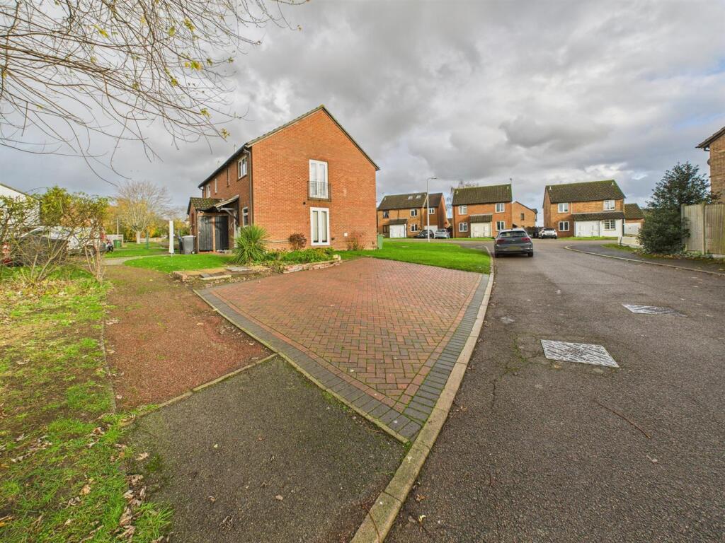 Main image of property: Caistor Close, Calcot, Reading