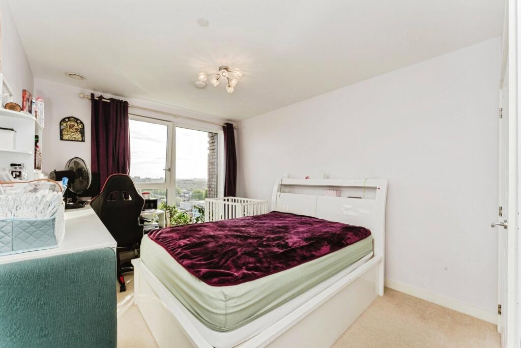 Apartment in London, Upton Gardens, Upton Park - View 5
