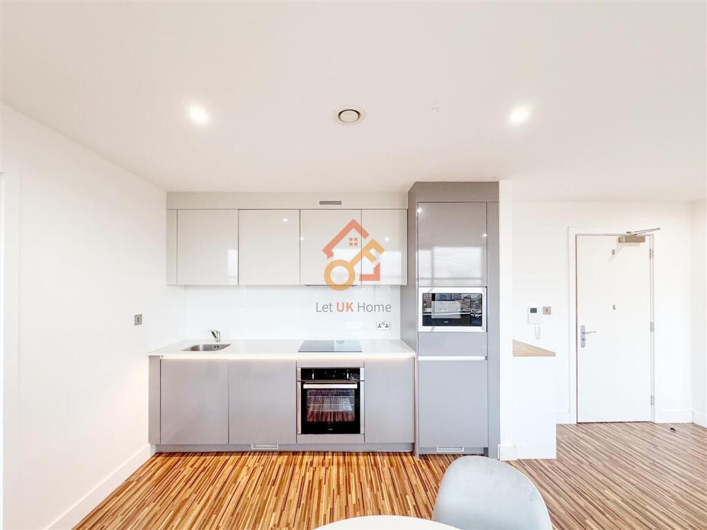 Apartment in Manchester - View 5
