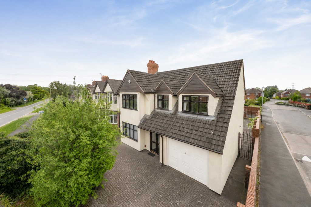 Main image of property: Lutterworth Road, Burbage, Hinckley, Leicestershire, LE10