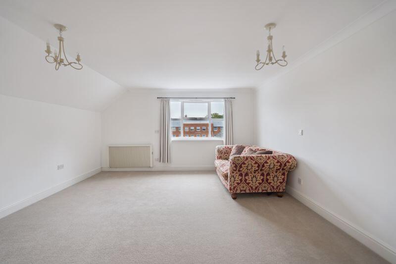 Central Marlow-Retirement apartment photo 2