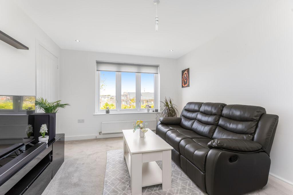 House in Edinburgh, West Craigs - View 2