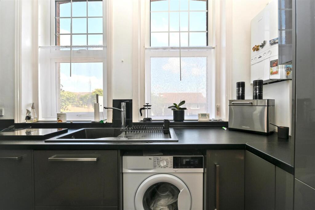 Apartment in Eastbourne, Old Town - View 3