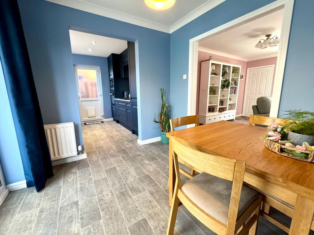 House in Ingleby Barwick, Beckfields, Stockton-on-Tees - More
