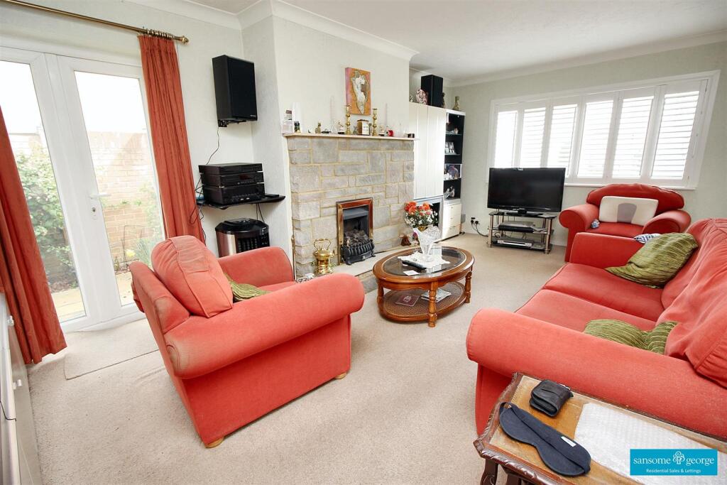 White Lodge Close, Tilehurst, Reading – pohled 2