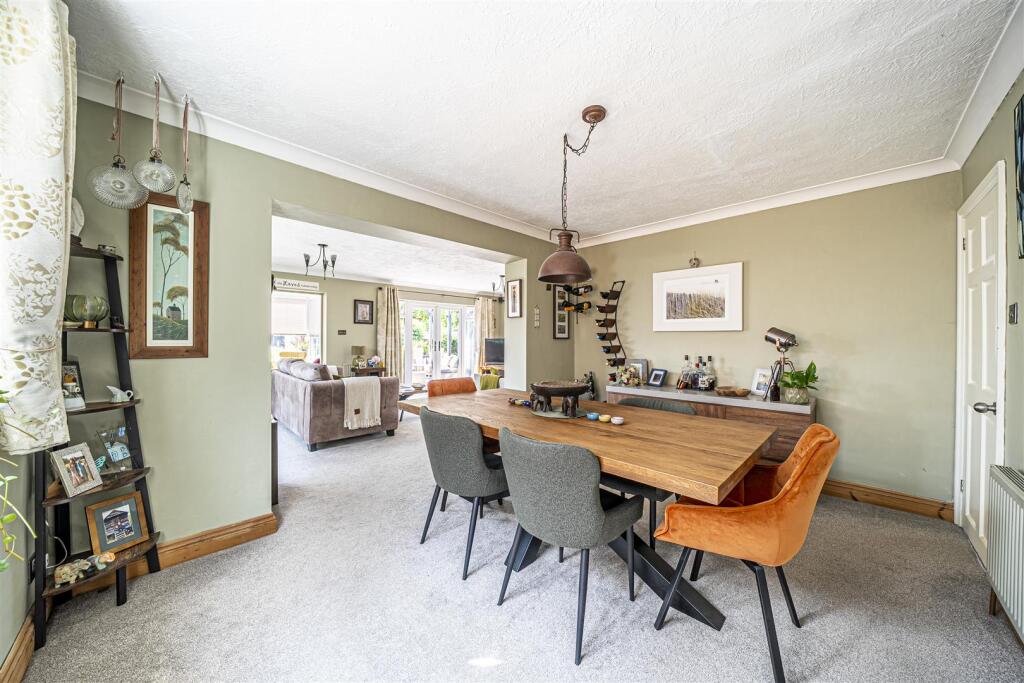House in Worthing, West Sussex - More