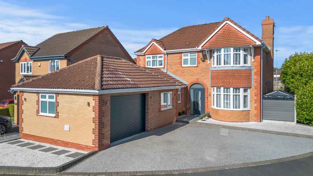 4-bed detached on Fleming Drive, Ashton-In-Makerfield, WN4, £450,000