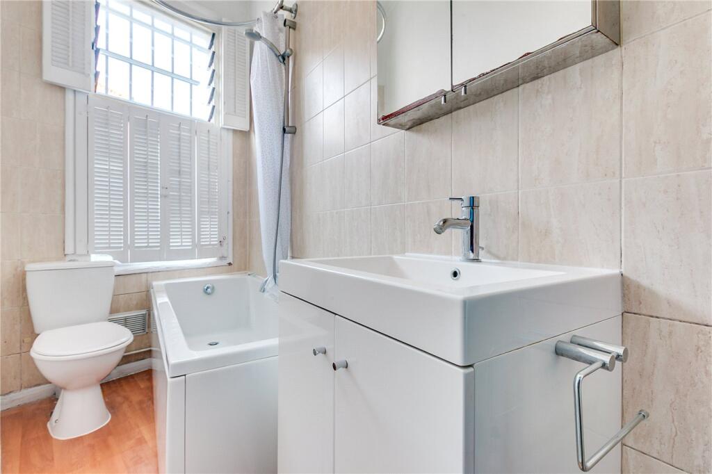Apartment in London - View 5