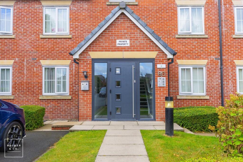 Apartment in Leigh, Bedford - View 4
