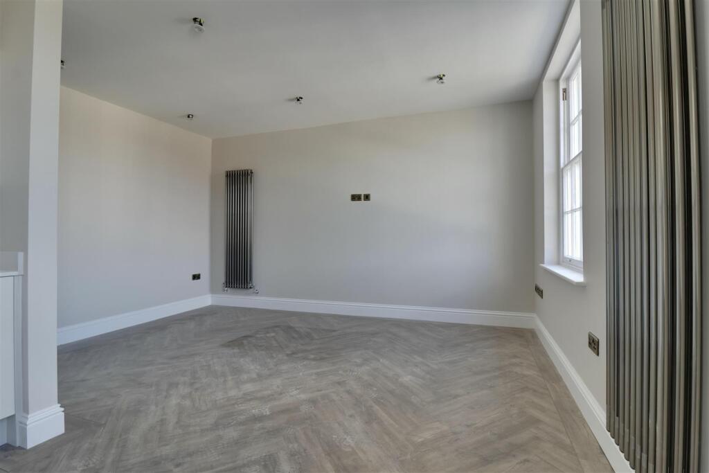 Apartment in Portsmouth - View 5