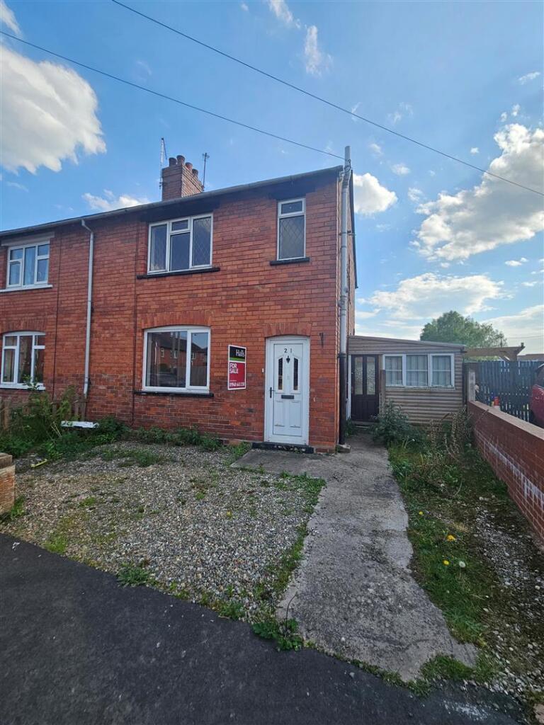 3-bed semi-detached on Talbot Crescent, Whitchurch., £179,995