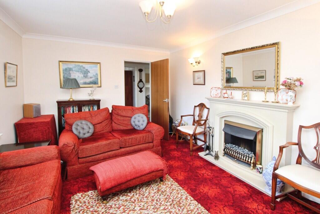 House in Lincoln - View 5
