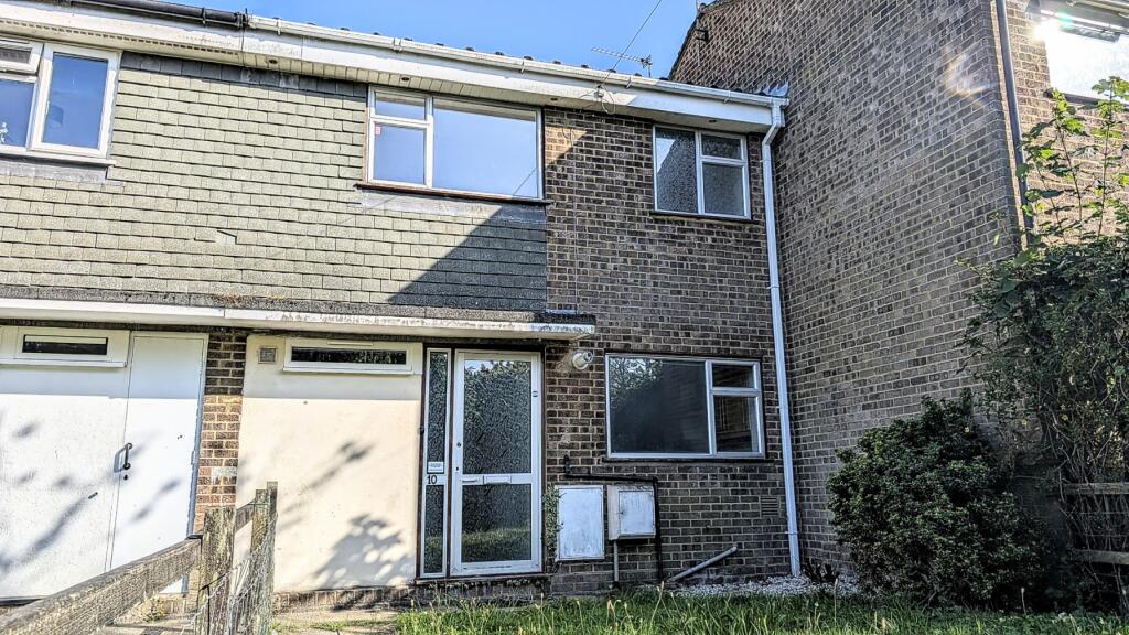3-bed terraced on Larch Road, Headley Down, Hampshire, GU35, £275,000