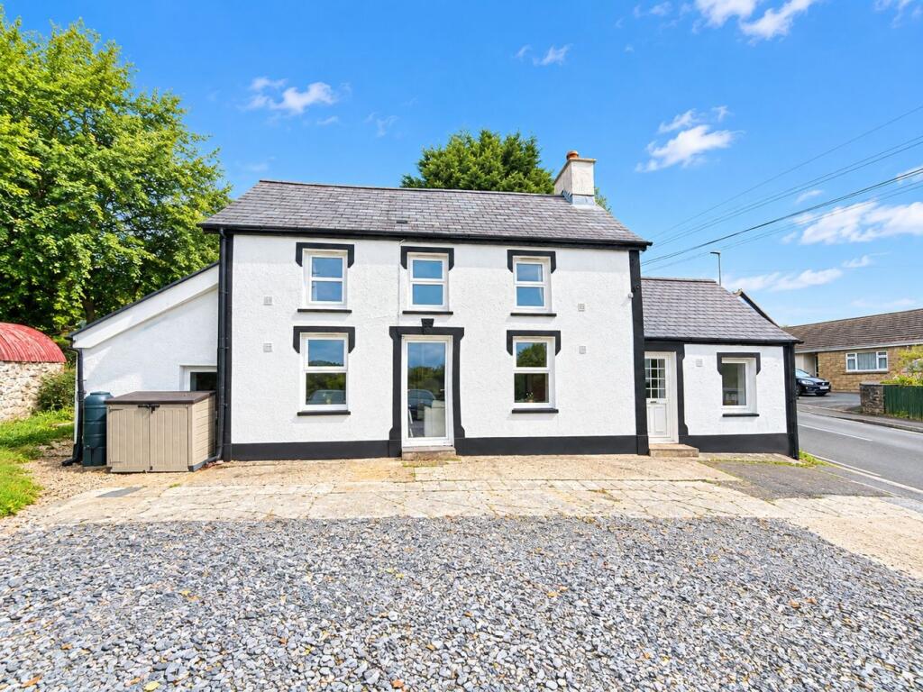 House in Croeslan, Croes-lan, Troedyraur - View 3
