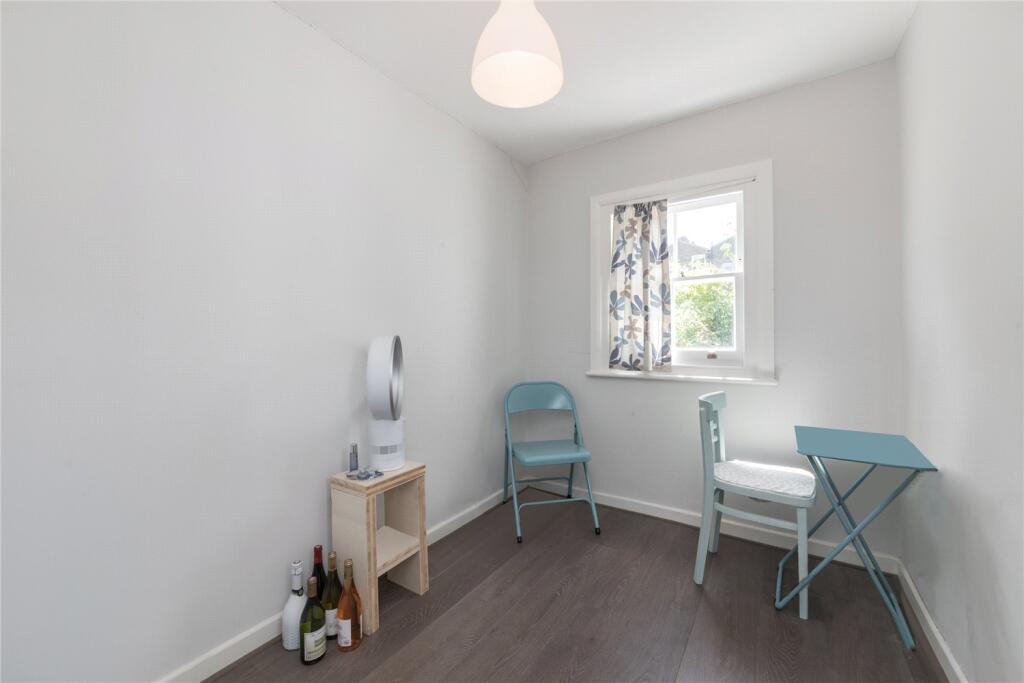 House in London - View 5
