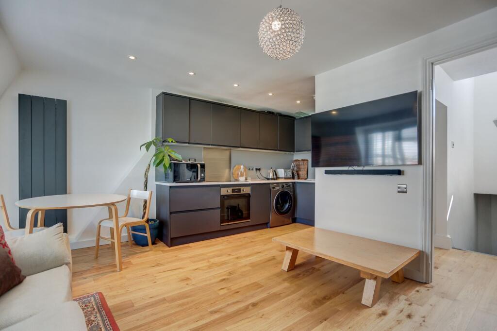 Apartment in Brighton - View 2
