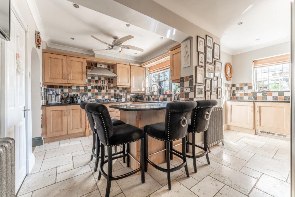 House in Dartford, Brooklands, Wilmington - More