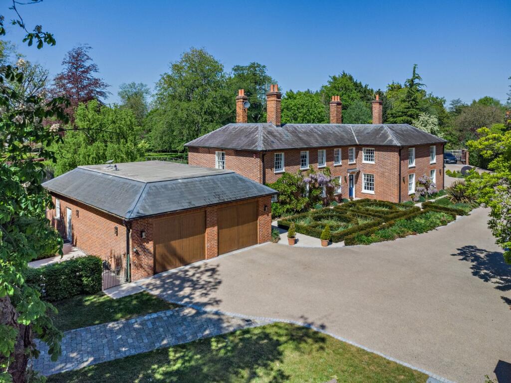 9 bedroom detached house for sale in Theale, Reading, West