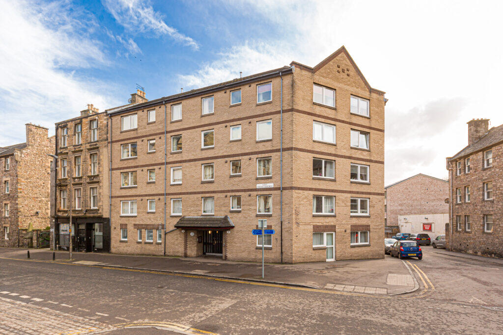 Main image of property: 39/19 East Crosscauseway, Newington, EH8 9HG