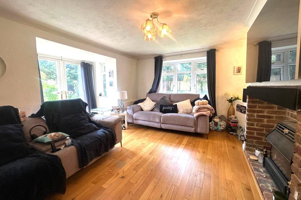 House in Blackwater, Darby Green, Yateley - View 3
