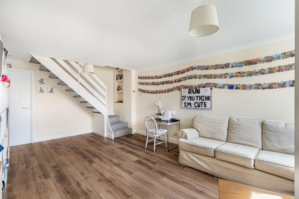 Greenfields Avenue, Alton, Hampshire - View 3