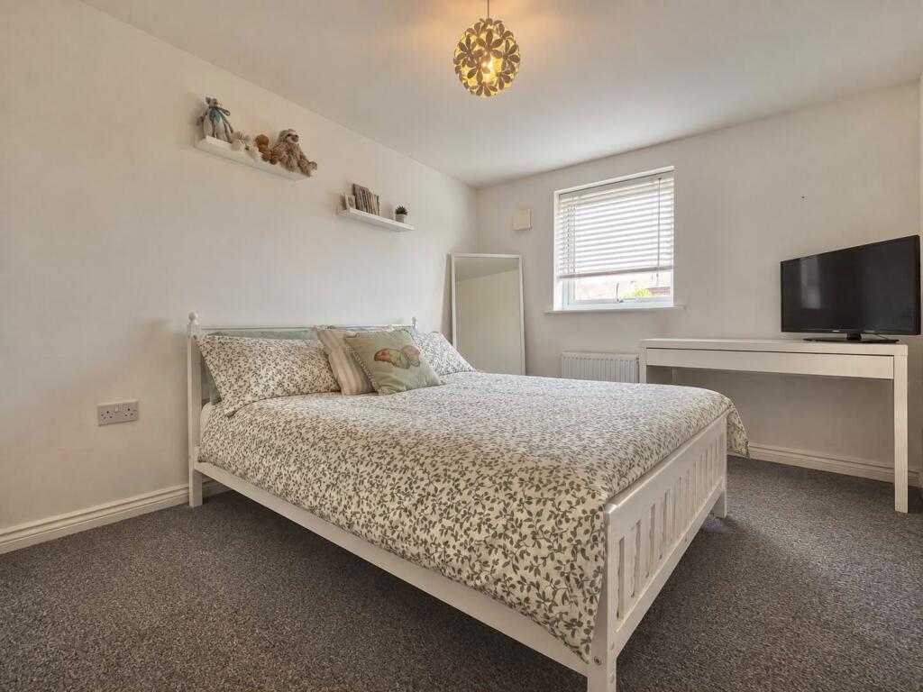 Apartment in Exeter, Cranbrook - View 4