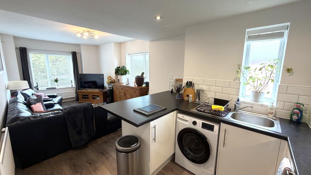 Apartment in Manchester, Levenshulme - View 4