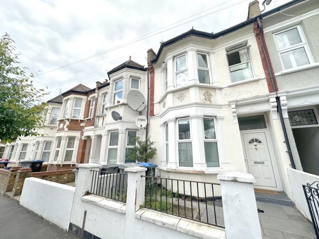 House in London - View 2