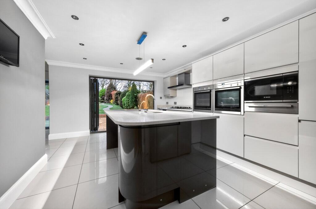 Additional image 5 of Bradmore Way, Brookmans Park, Hatfield, Hertfordshire, AL9