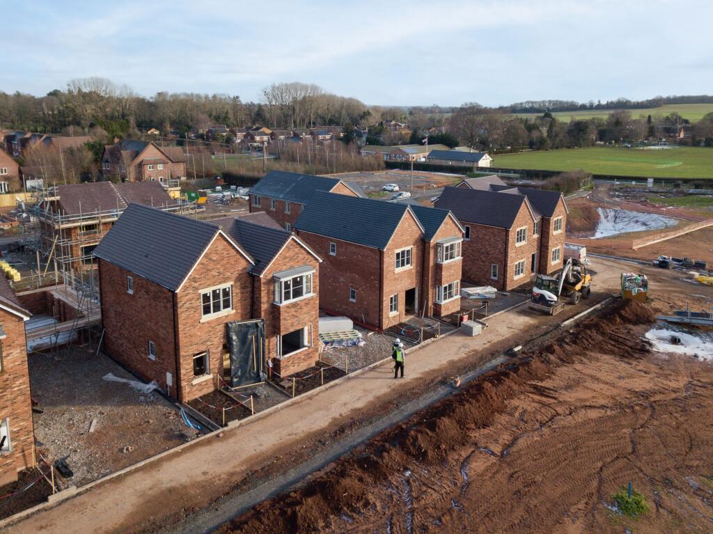 4 bed detached - Plum Crescent, Worcester, WR6 image 4