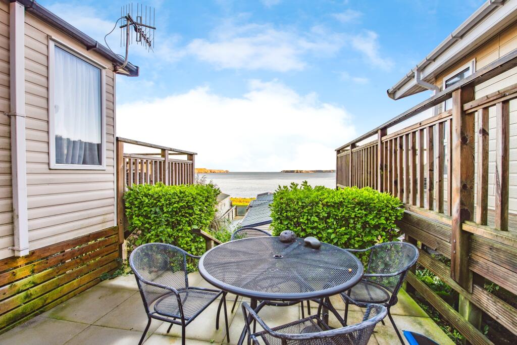 937 haven crest, Tenby, SA70 photo 2