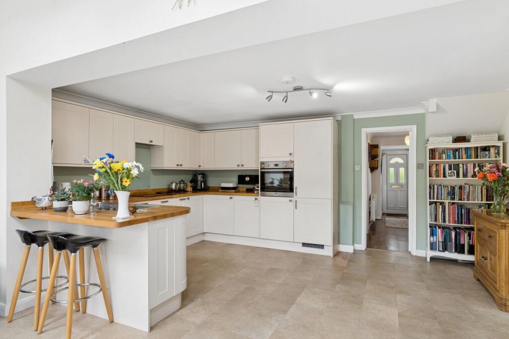 House in Hitchin, Hill View - More