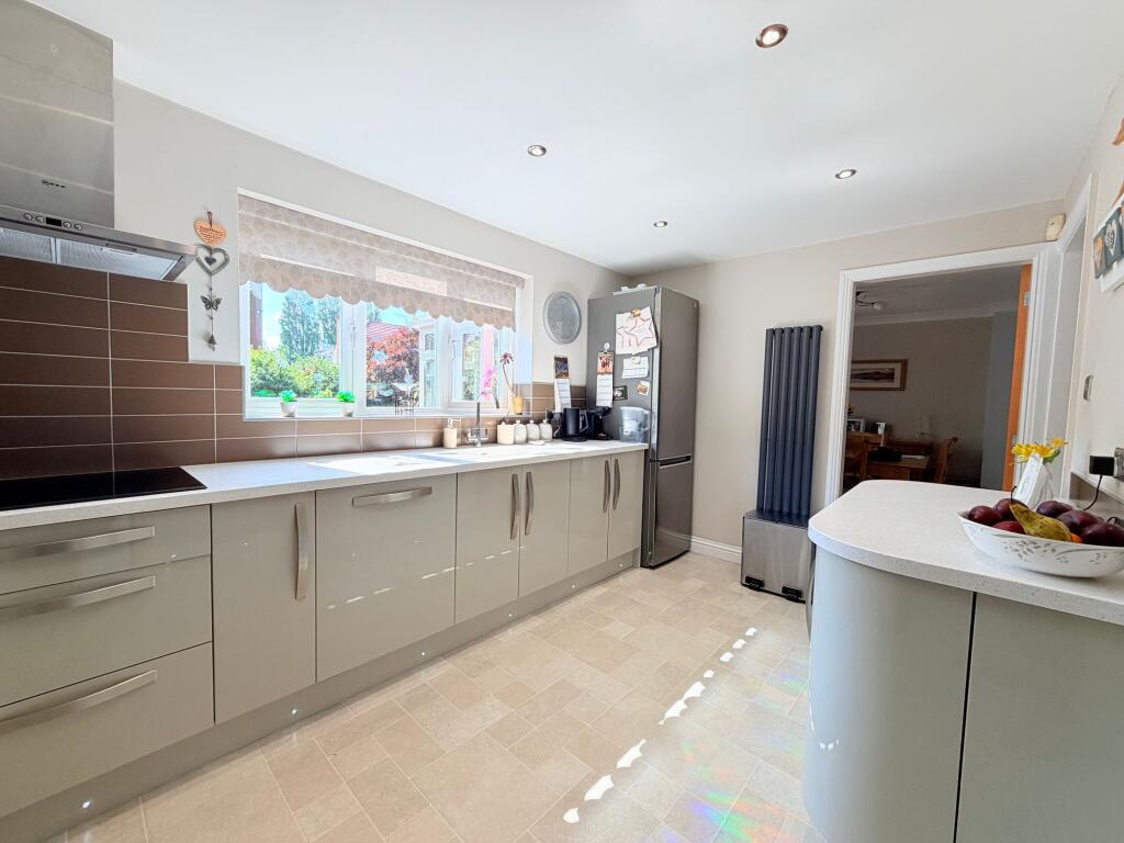 Abbotsbury Way, Nuneaton, CV11 photo 4