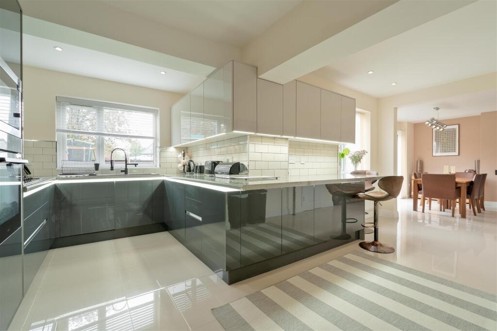House in Leeds, Park Gate, Tranmere Park - View 2
