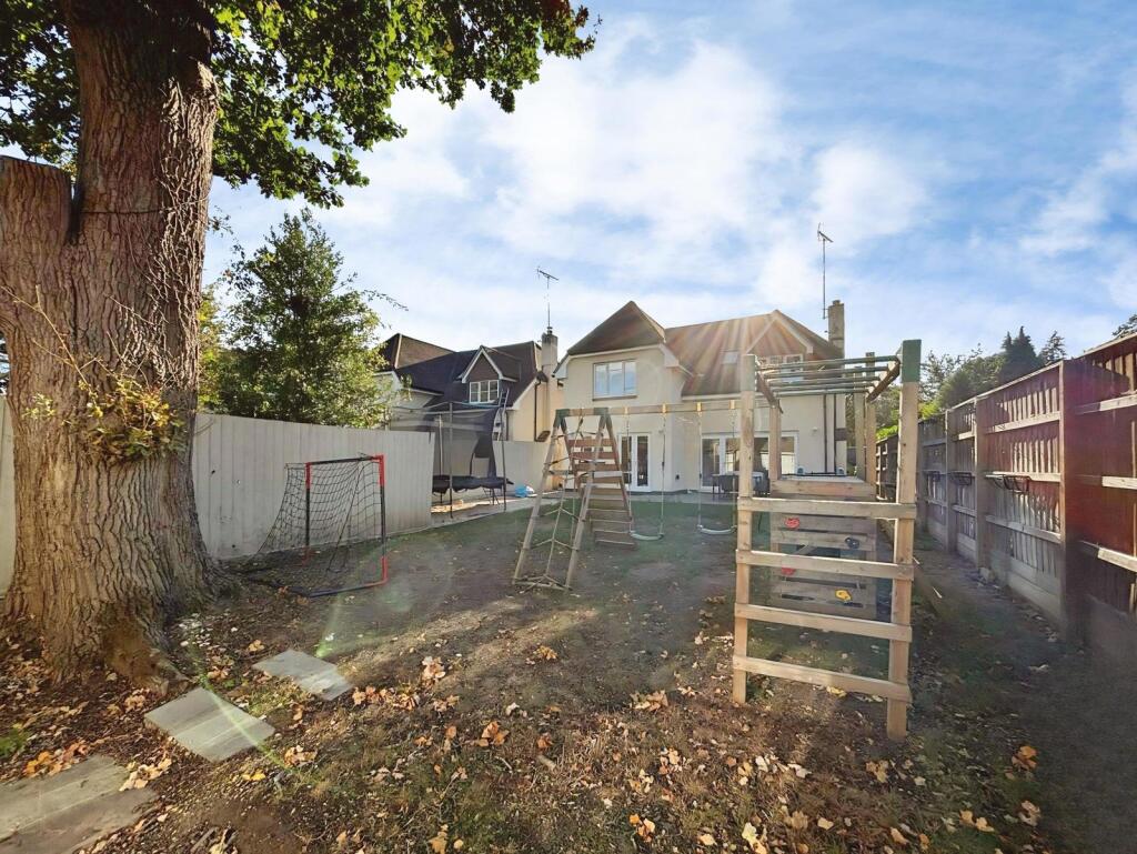 House in Finchampstead - View 2
