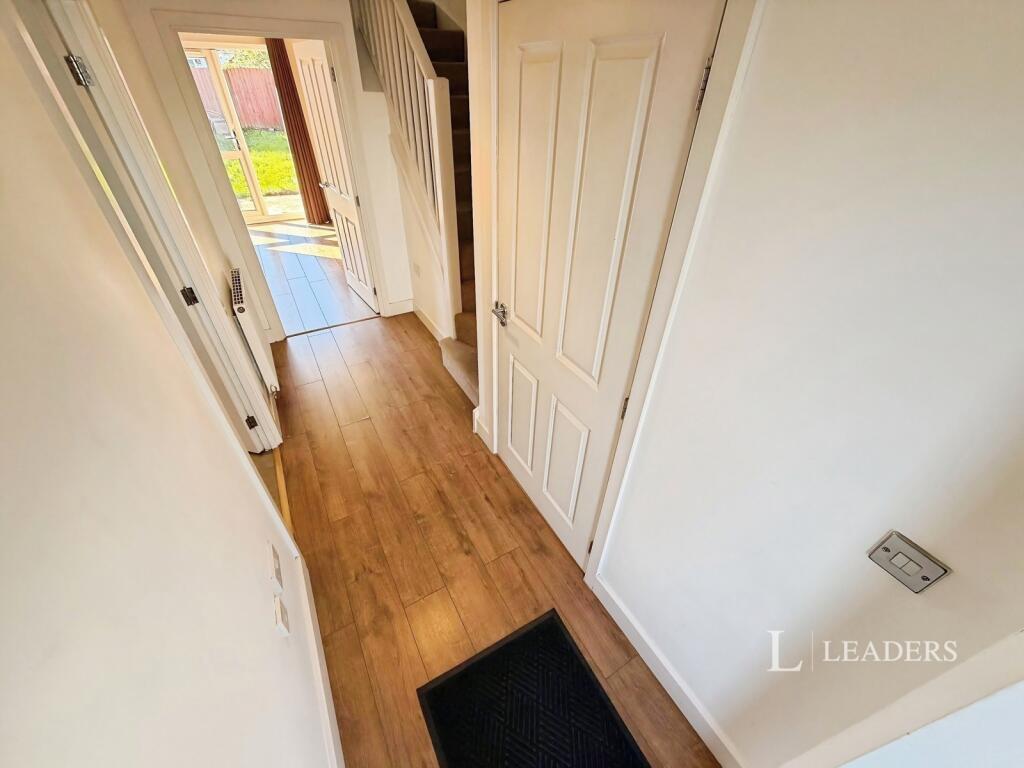 House in Peterborough, Potters Way, Eastgate - View 5