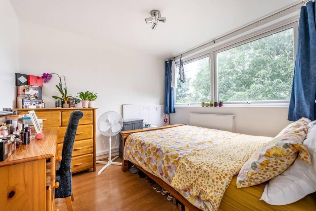 House in London, Denmark Hill, Camberwell - More
