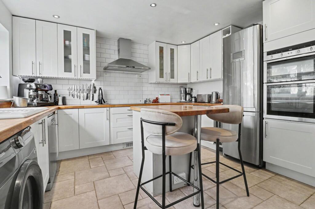 House in Eastleigh, Fair Oak and Horton Heath - View 3