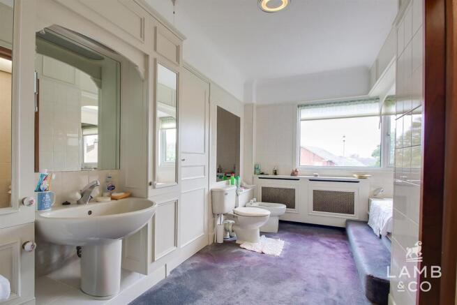 ENSUITE