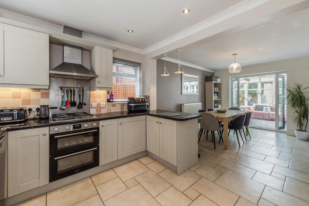 House in Southampton - View 5