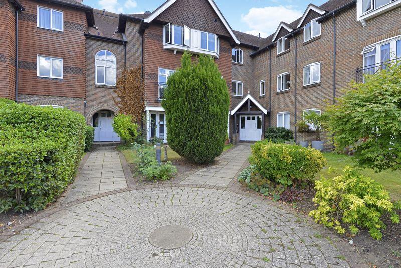 Main image of property: LARGE TWO DOUBLE BEDROOM APARTMENT IN CENTRAL GODALMING