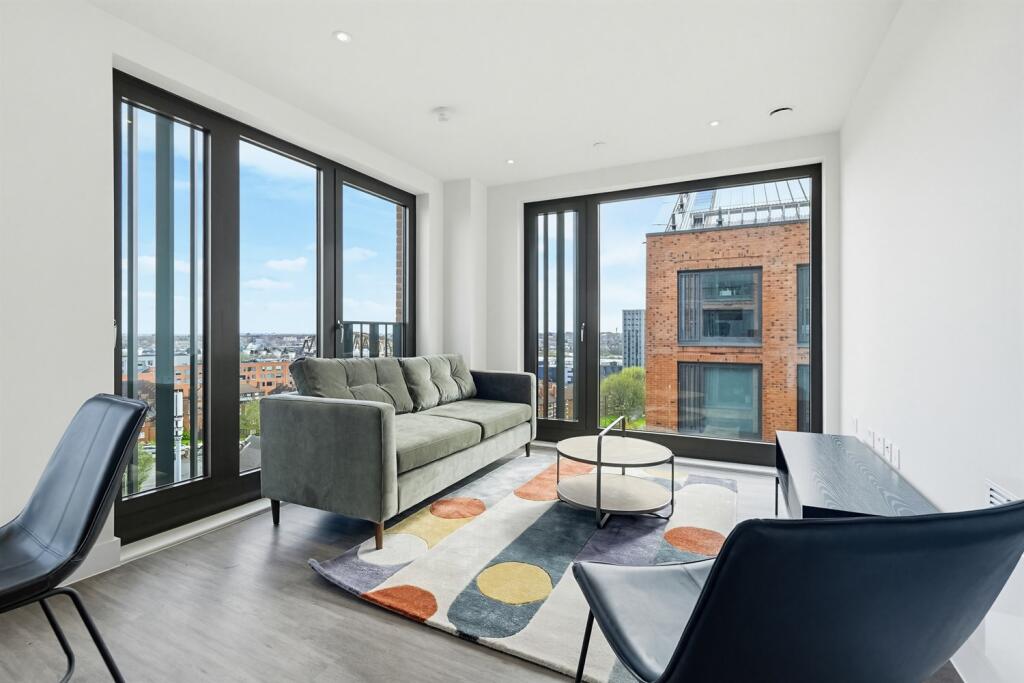 Main image of property: Cardigan Wharf, Glasswater Locks,B4