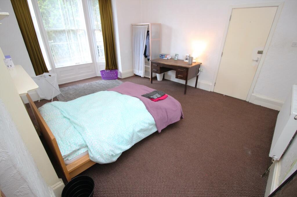 8 bedroom terraced house for rent