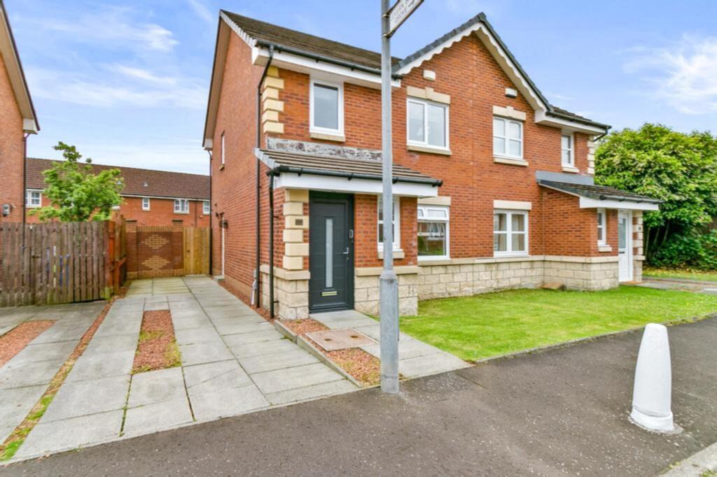 3-bed house on Levern Bridge Road, Glasgow, G53, £210,000