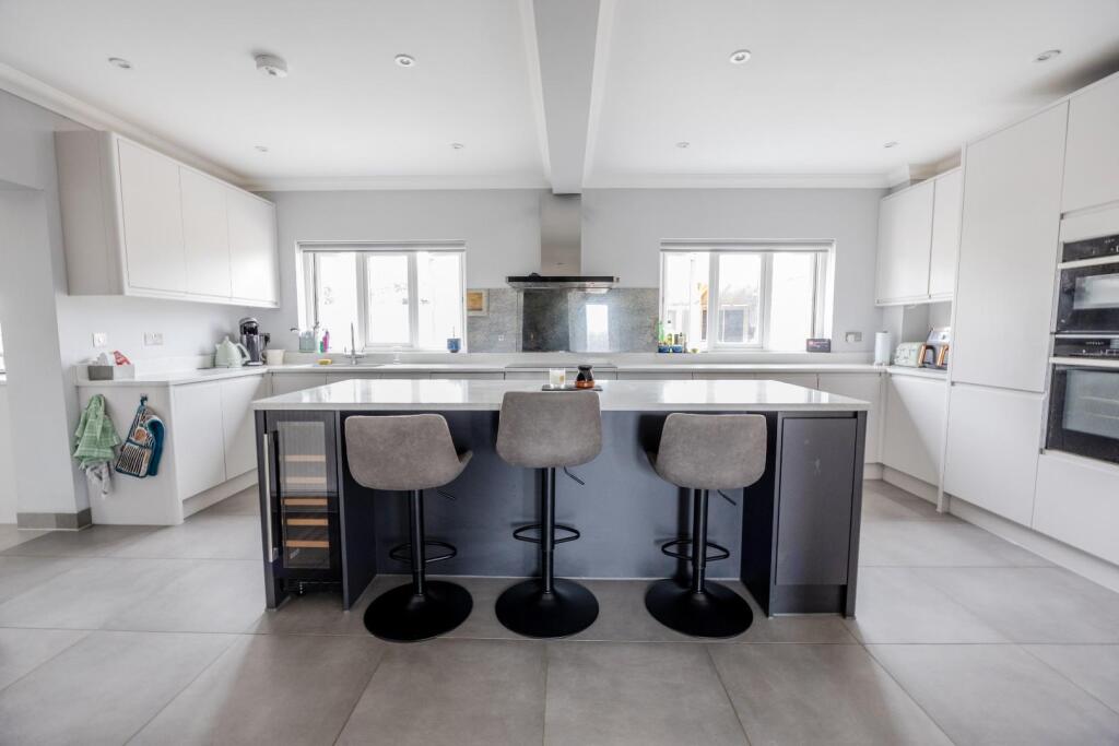 Stoney Hills, Burnham-On-Crouch photo 4