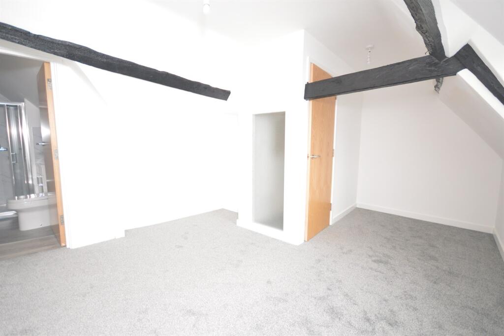Apartment in Chelmsford - View 4