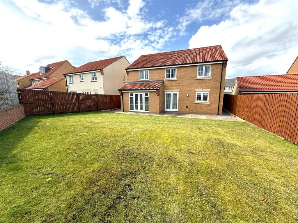 Goldfinch Gardens, Guisborough, TS14 photo 3